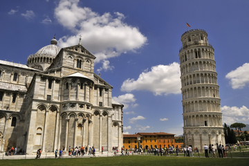 Pisa walking tour including Piazza dei Miracoli and Piazza dei Cavalieri